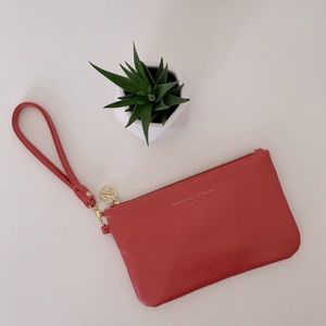 NWOT Adrienne Vittadini Wristlet&Portable Charger